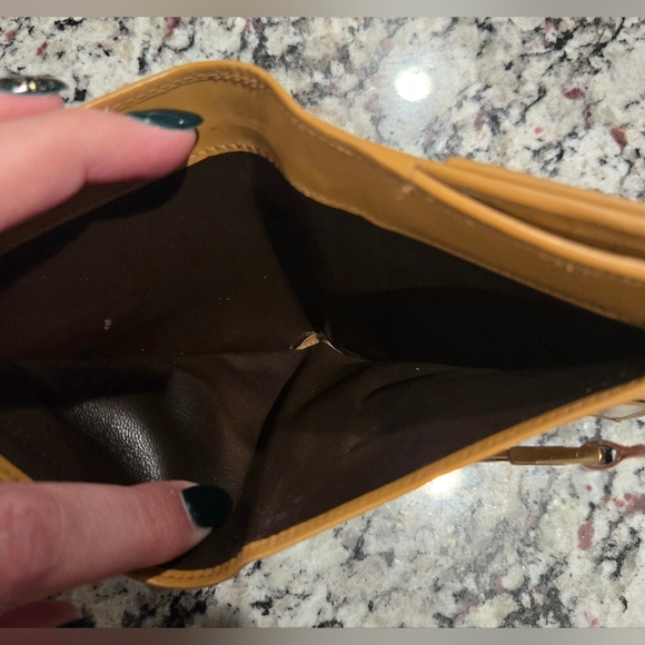 Gucci Jackie Bifold Brown Wallet With Gold Hardware - Picture 10 of 14